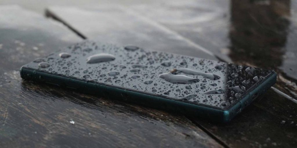 waterproof-phones-1072x536-1.jpg